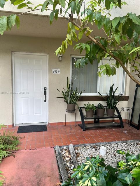 431 NW 82nd Ave 909 Miami FL 33126
