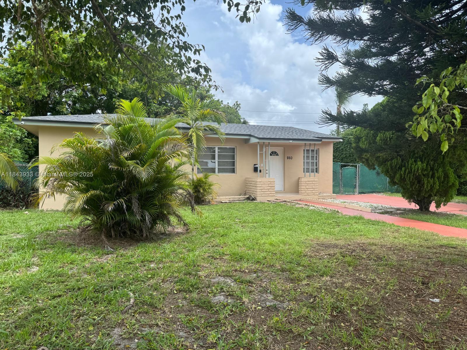 UPDATED 3 BEDROOM, 2 BATH + LARGE FENCED BACKYARD WITH A PATIO. BEAUTIFUL, SPACIOUS, CHARMING HOUSE IN A QUITE COMMUNITY. THIS FRESHLY PAINTED ** NEWER KITCHEN AND STAINLESS STEEL APPLIANCES ** LAUNDRY ROOM * BLINDS ON ALL WINDOWS**CEILING FAN, AMAZING FLOOR**
