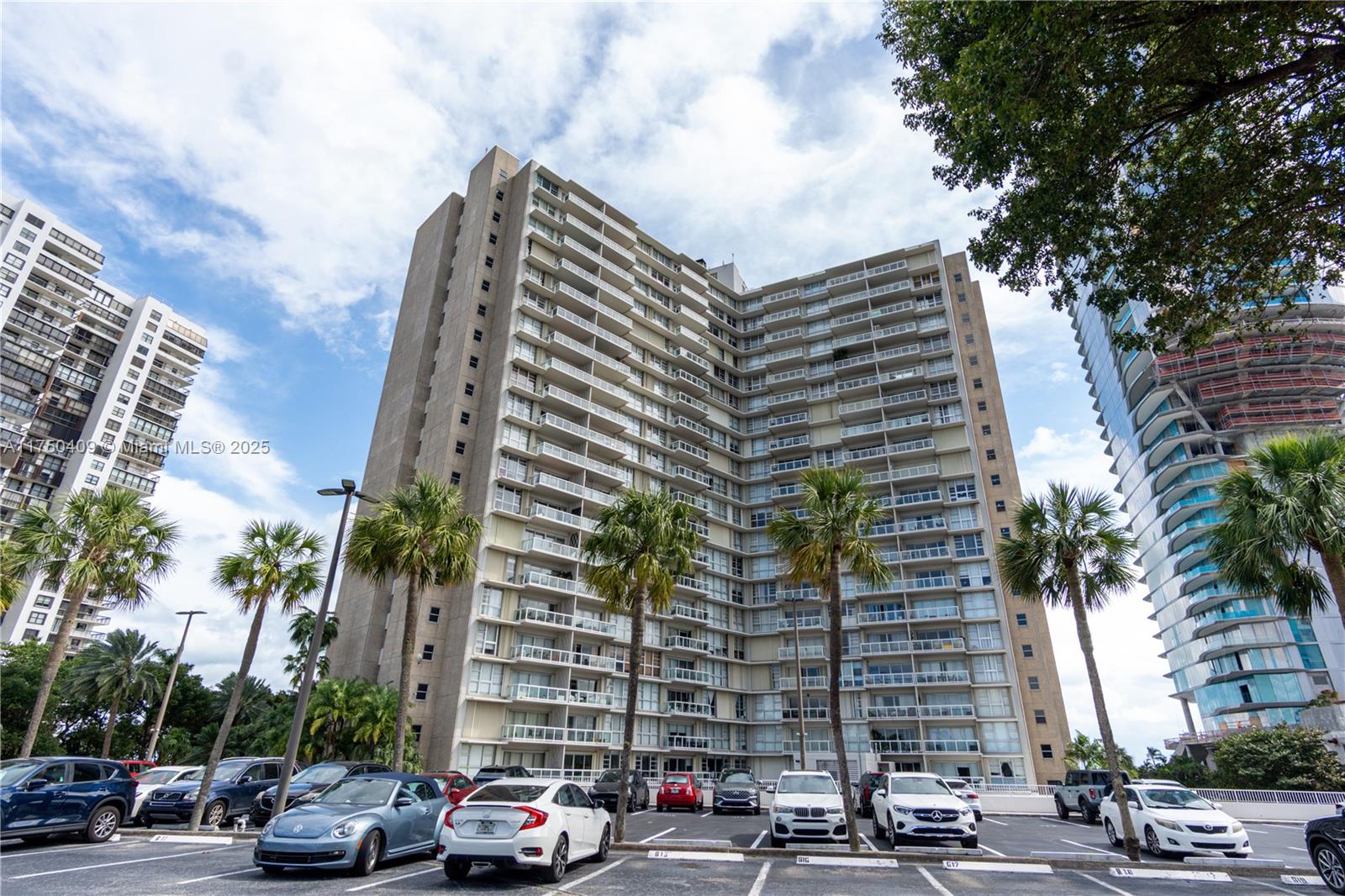 BRICKELL TOWNHOUSE CONDO - Residential