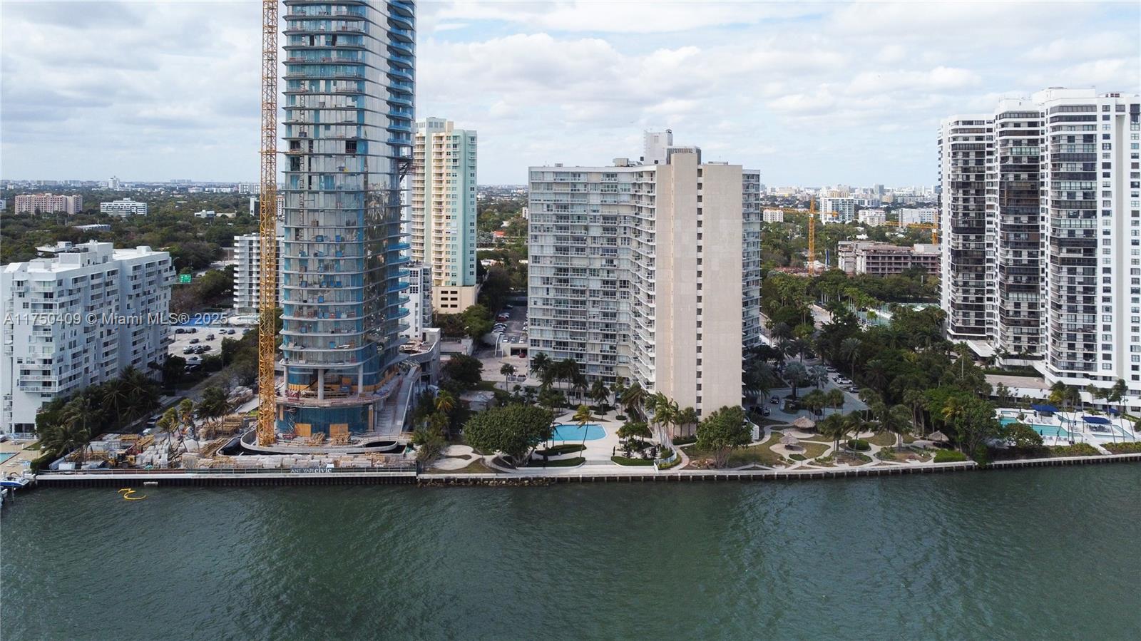 BRICKELL TOWNHOUSE CONDO - Residential