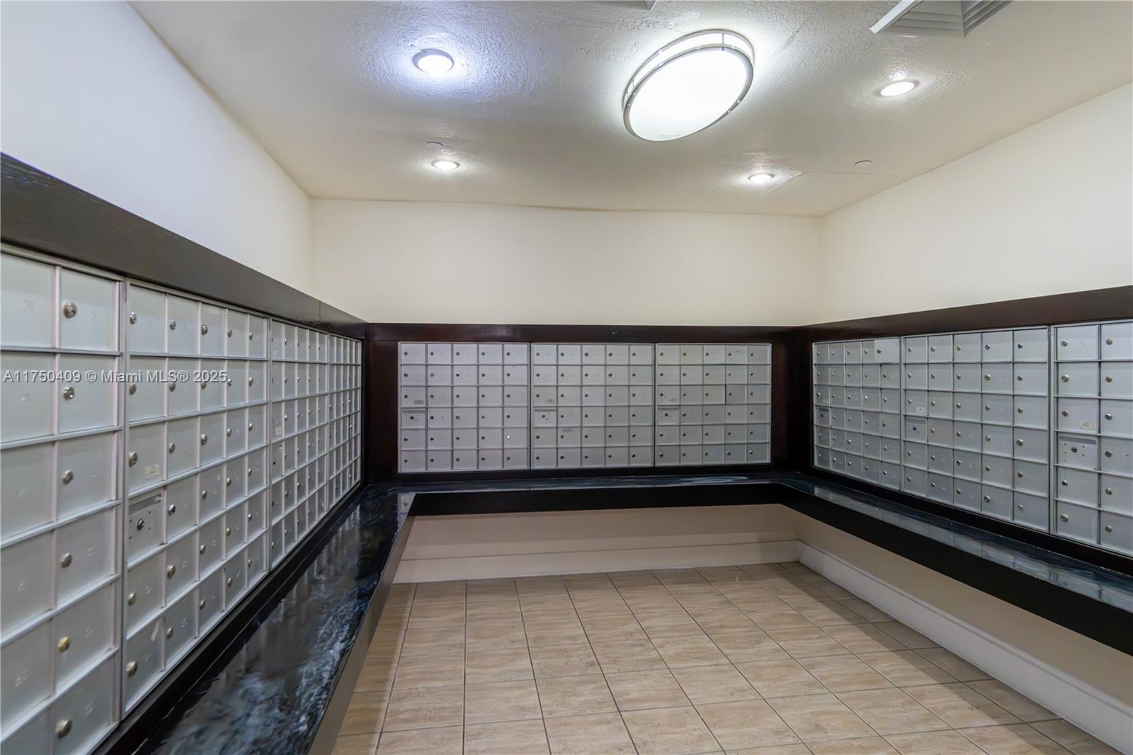 BRICKELL TOWNHOUSE CONDO - Residential