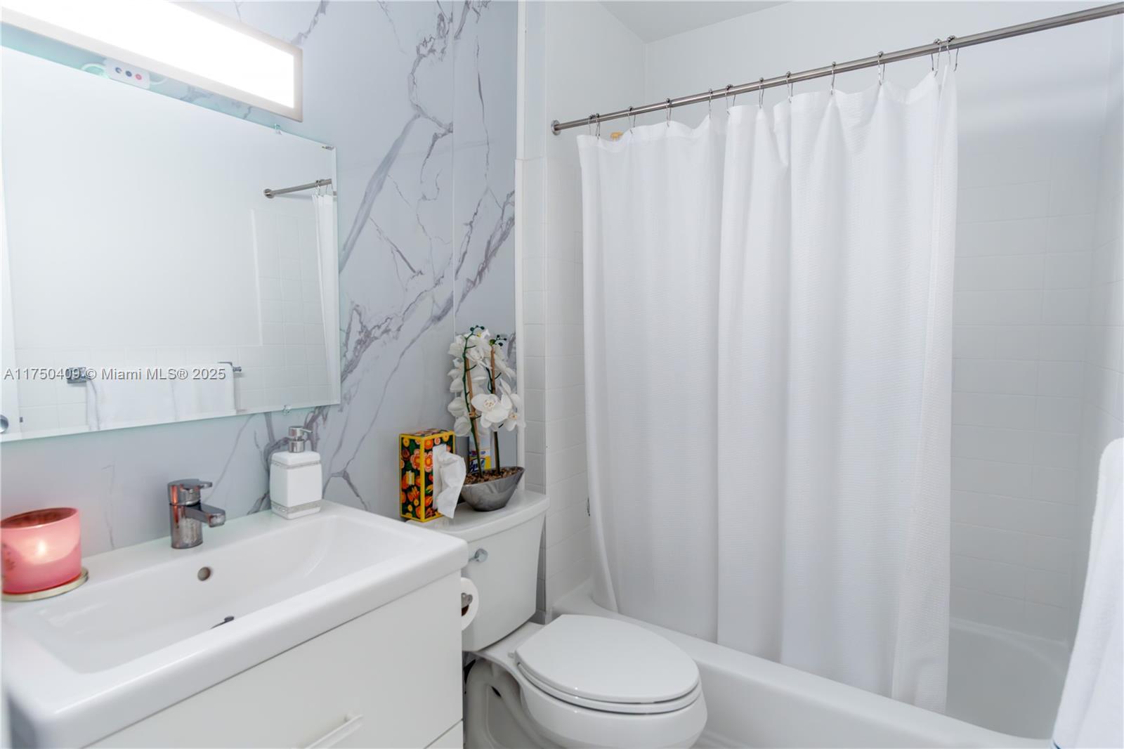 BRICKELL TOWNHOUSE CONDO - Residential