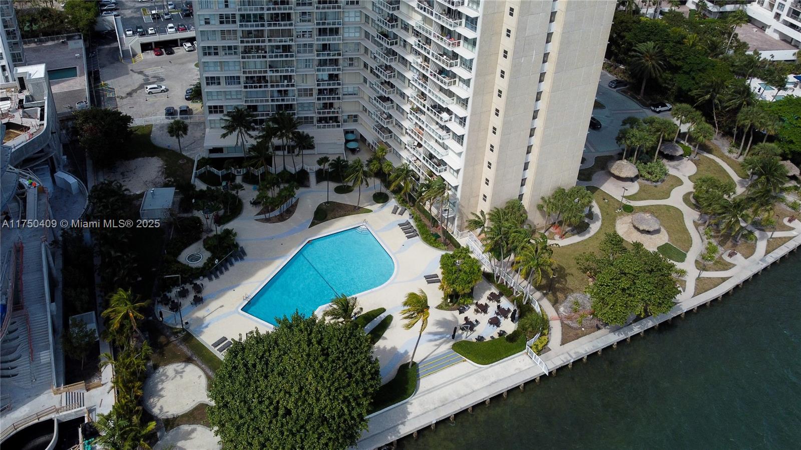 BRICKELL TOWNHOUSE CONDO - Residential