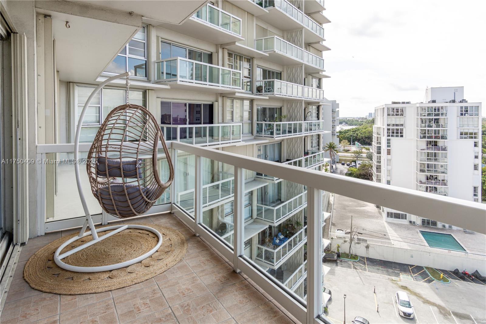 BRICKELL TOWNHOUSE CONDO - Residential
