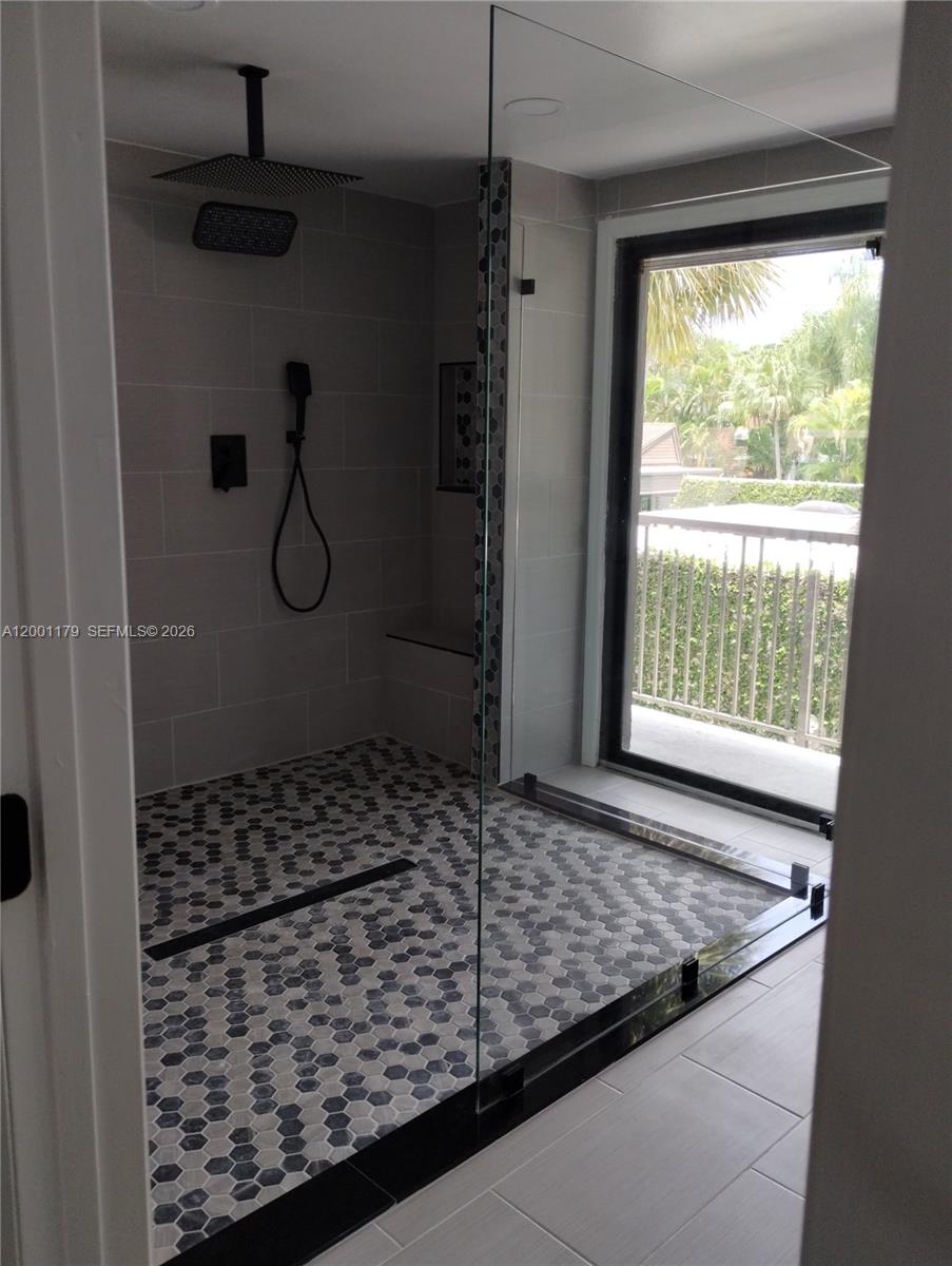 HIDDEN OAKS - Residential Lease