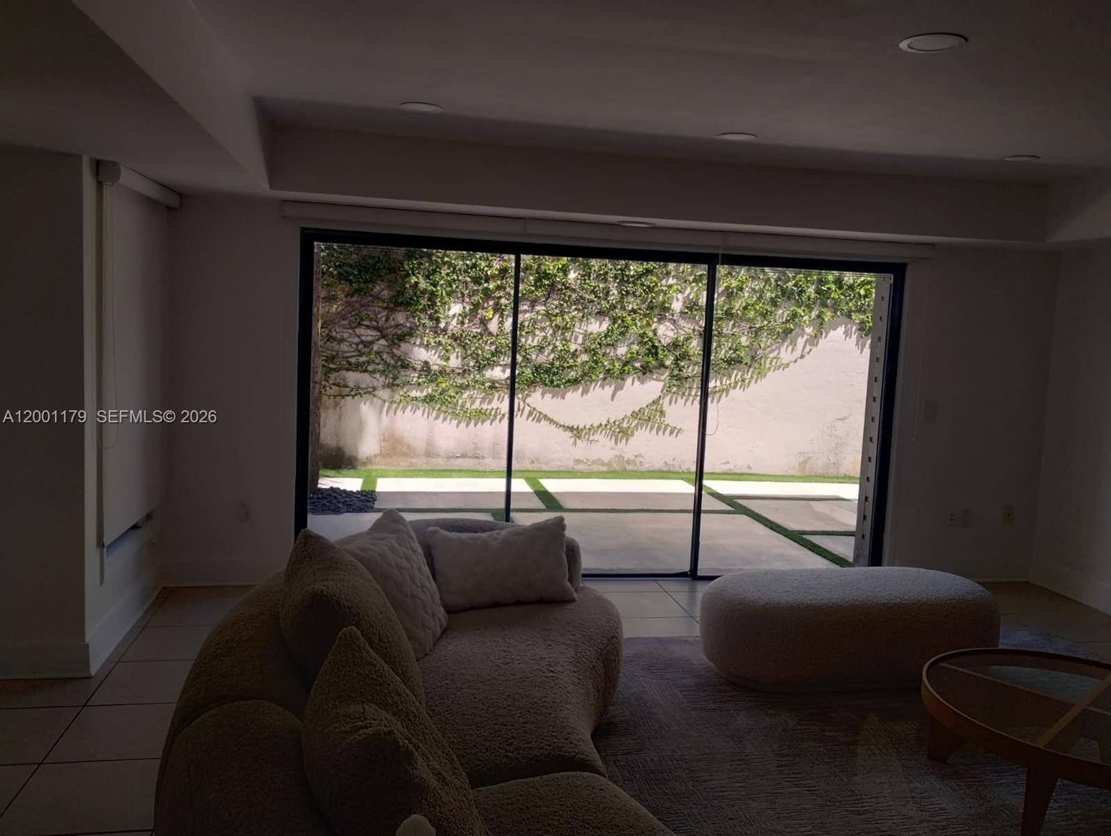 HIDDEN OAKS - Residential Lease