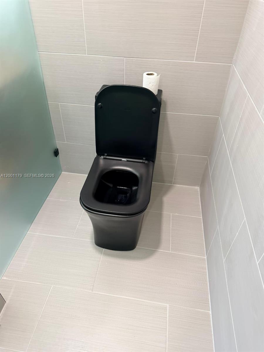 HIDDEN OAKS - Residential Lease