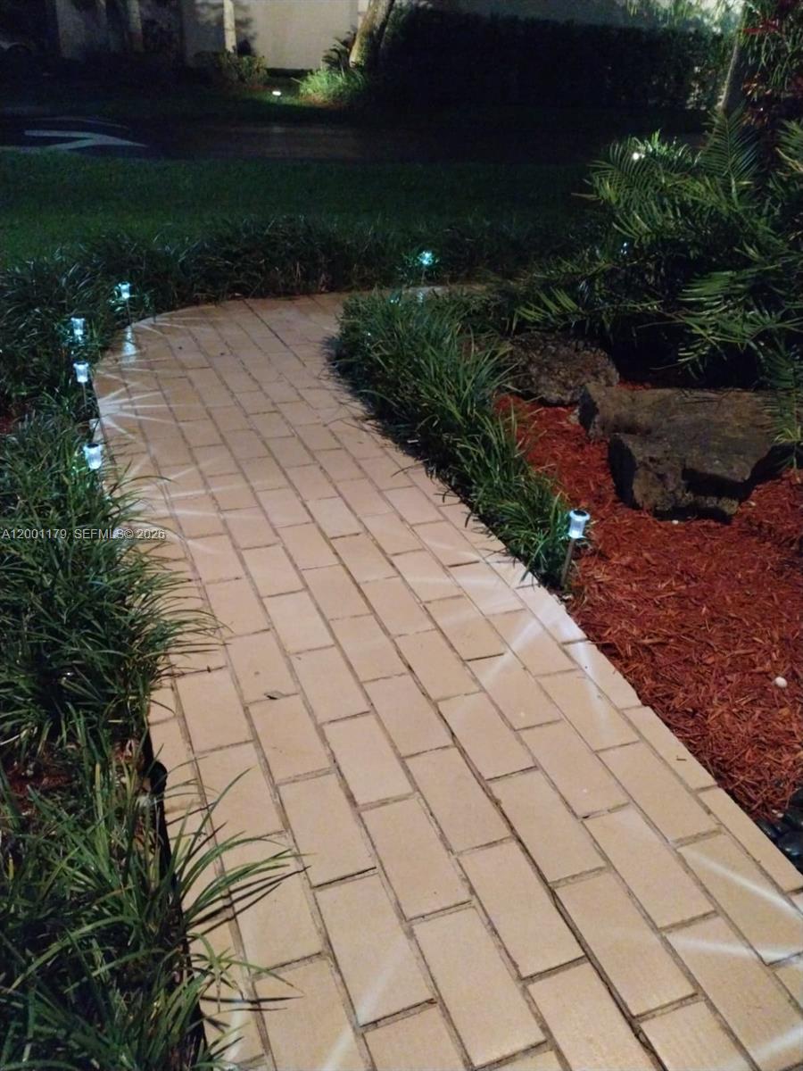 HIDDEN OAKS - Residential Lease