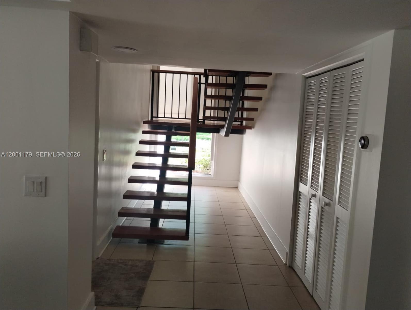 HIDDEN OAKS - Residential Lease