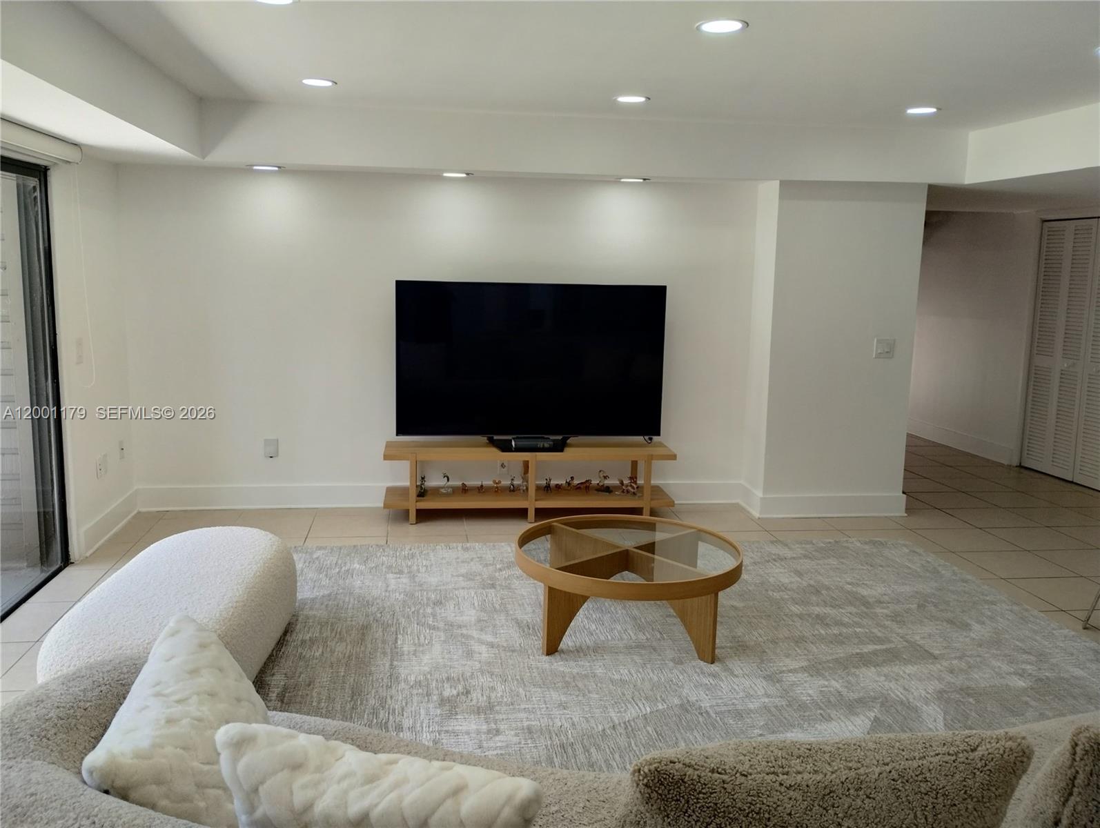 HIDDEN OAKS - Residential Lease