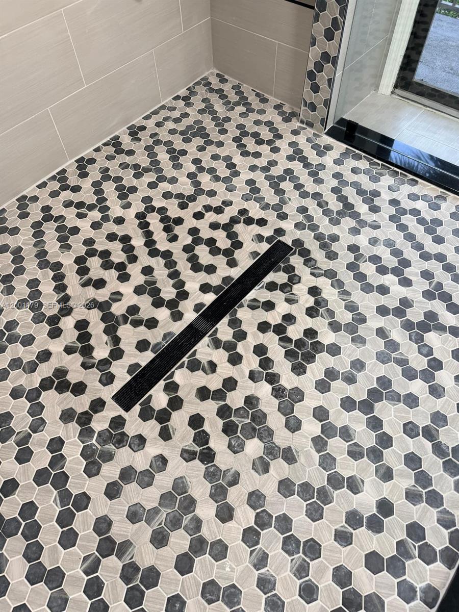 HIDDEN OAKS - Residential Lease