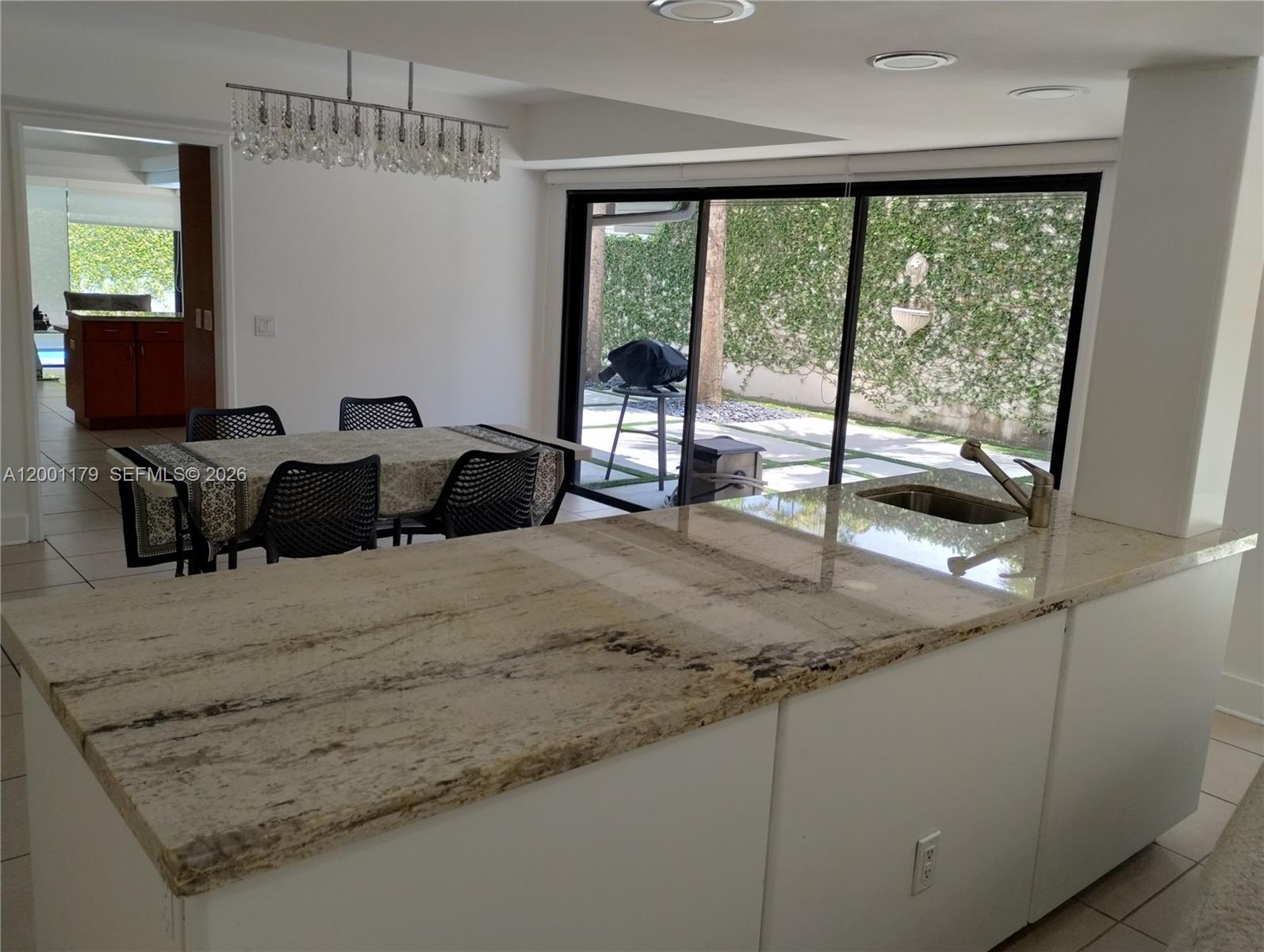 HIDDEN OAKS - Residential Lease