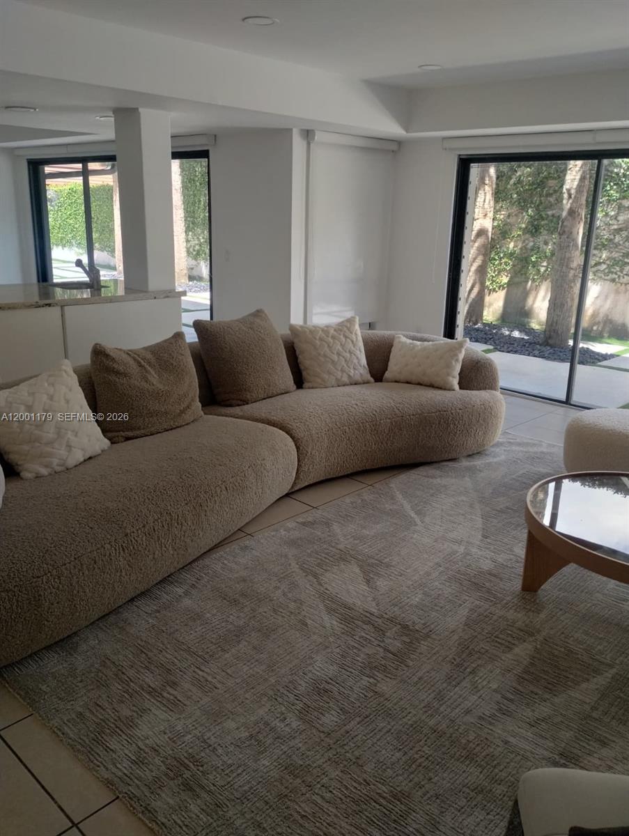 HIDDEN OAKS - Residential Lease