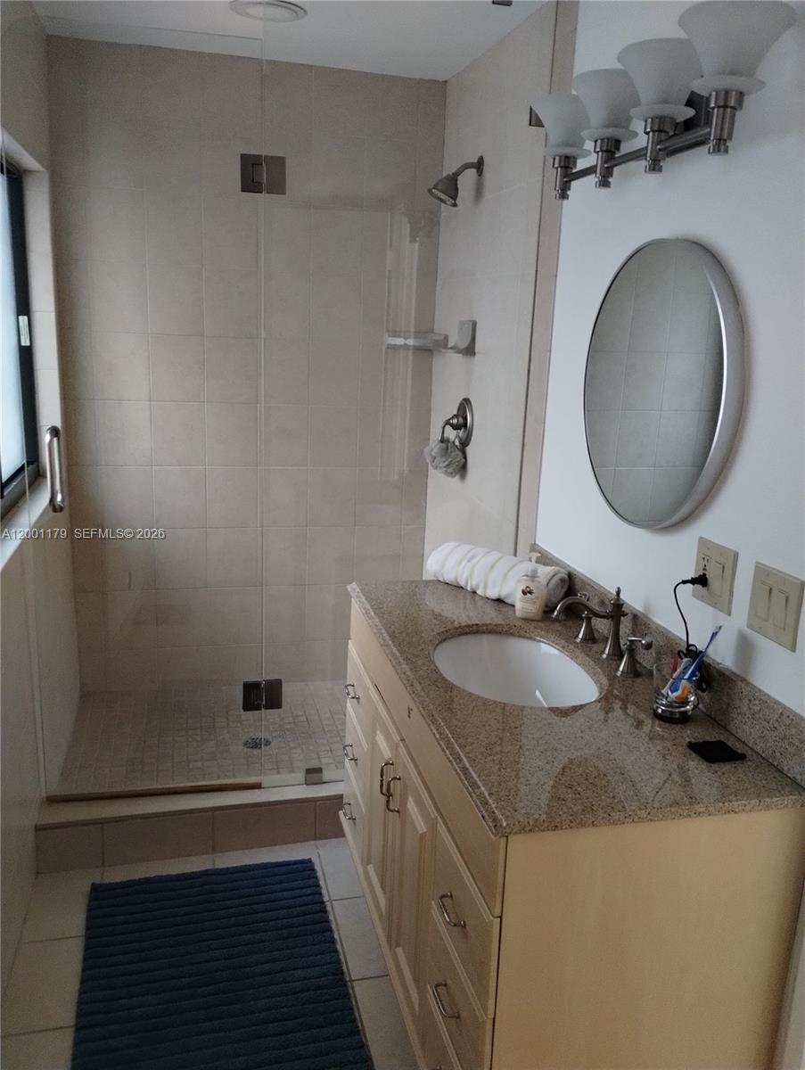 HIDDEN OAKS - Residential Lease