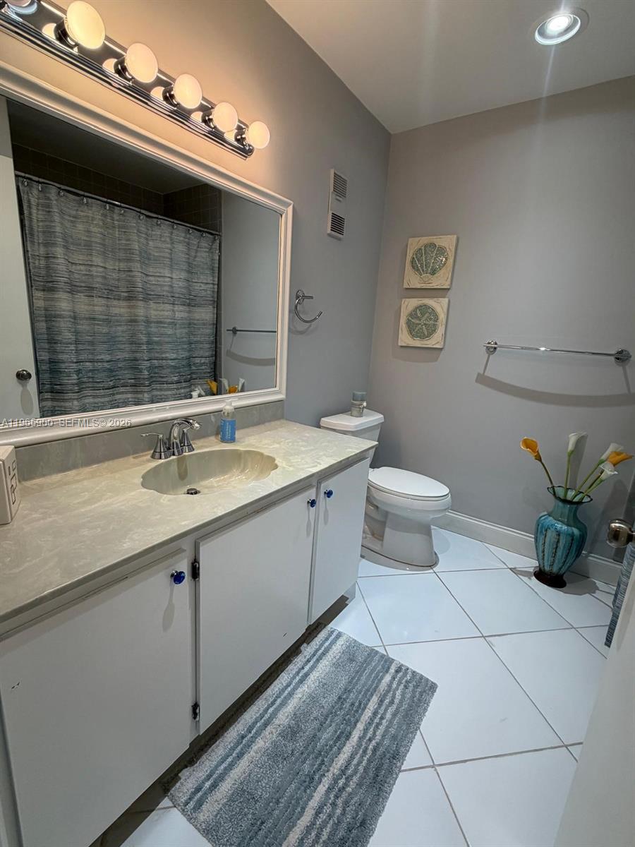 HUNTINGTON POINTE - Residential