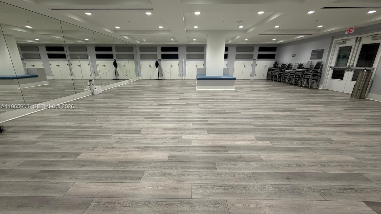 HUNTINGTON POINTE - Residential