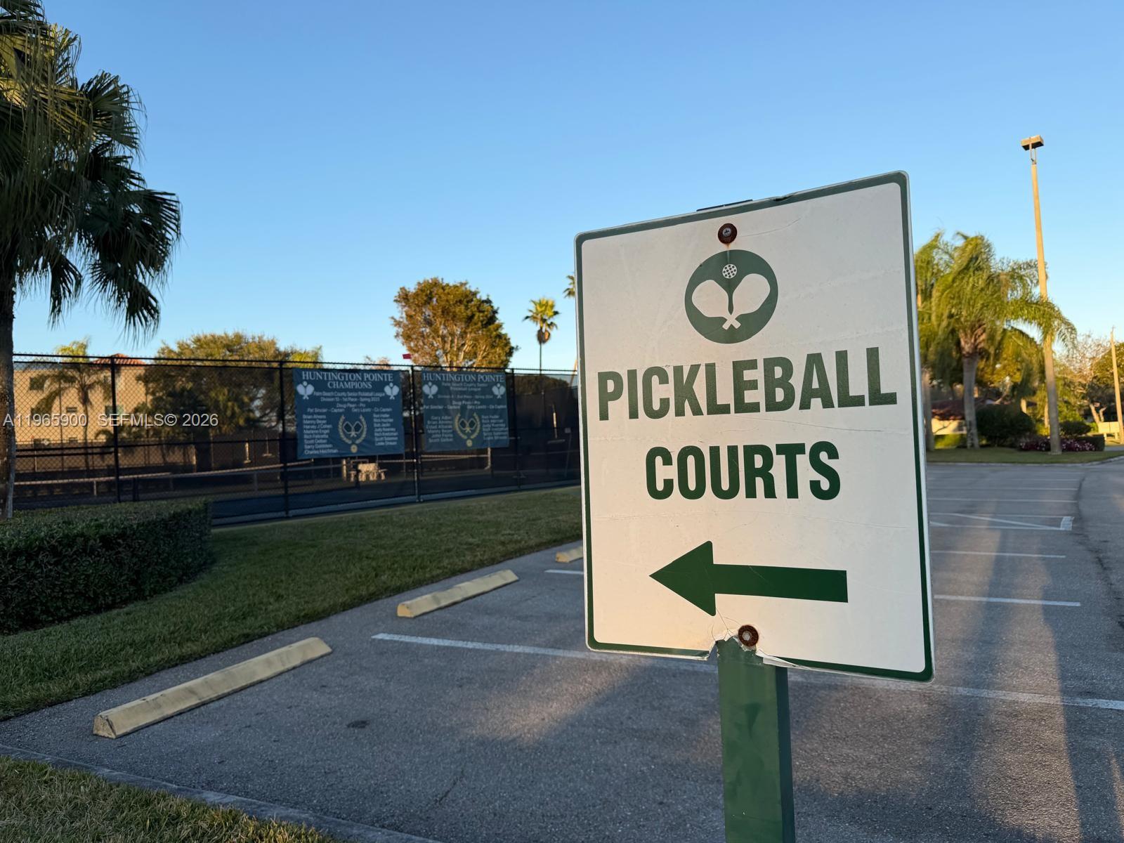 HUNTINGTON POINTE - Residential