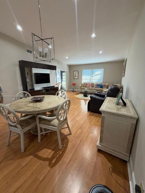 6180 Kings Gate Cir Delray Beach FL 33484