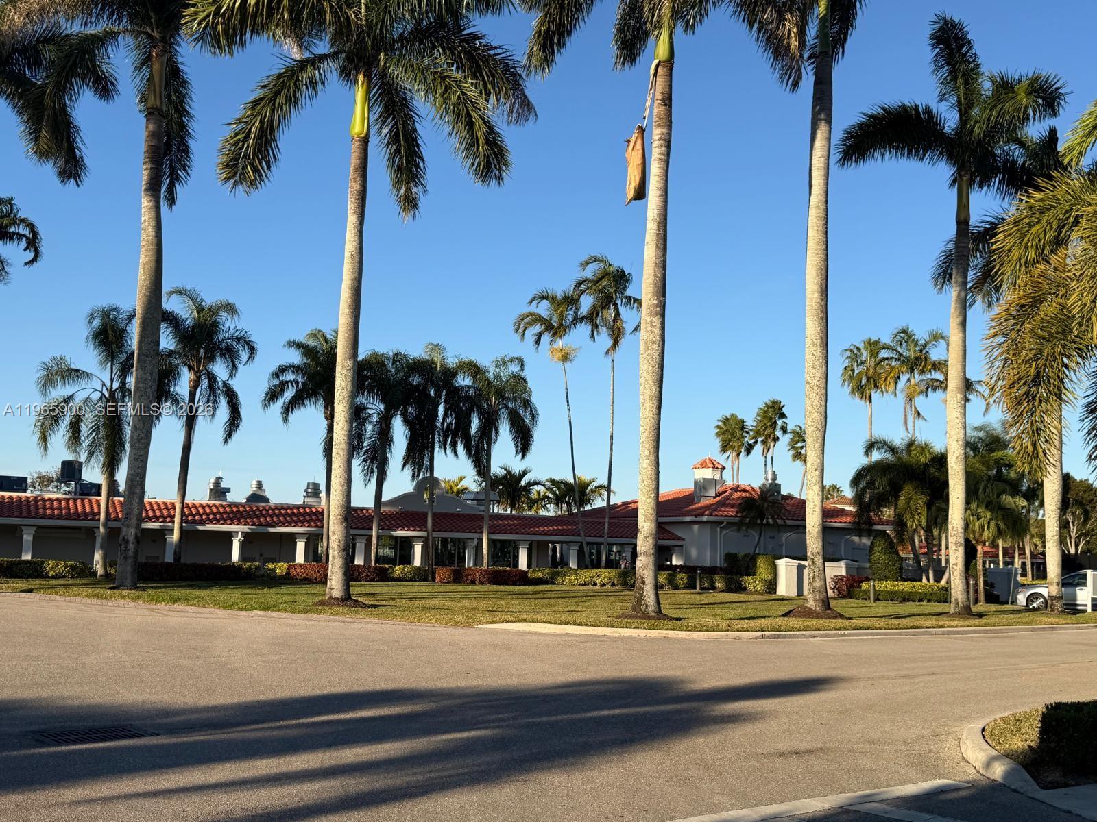 HUNTINGTON POINTE - Residential