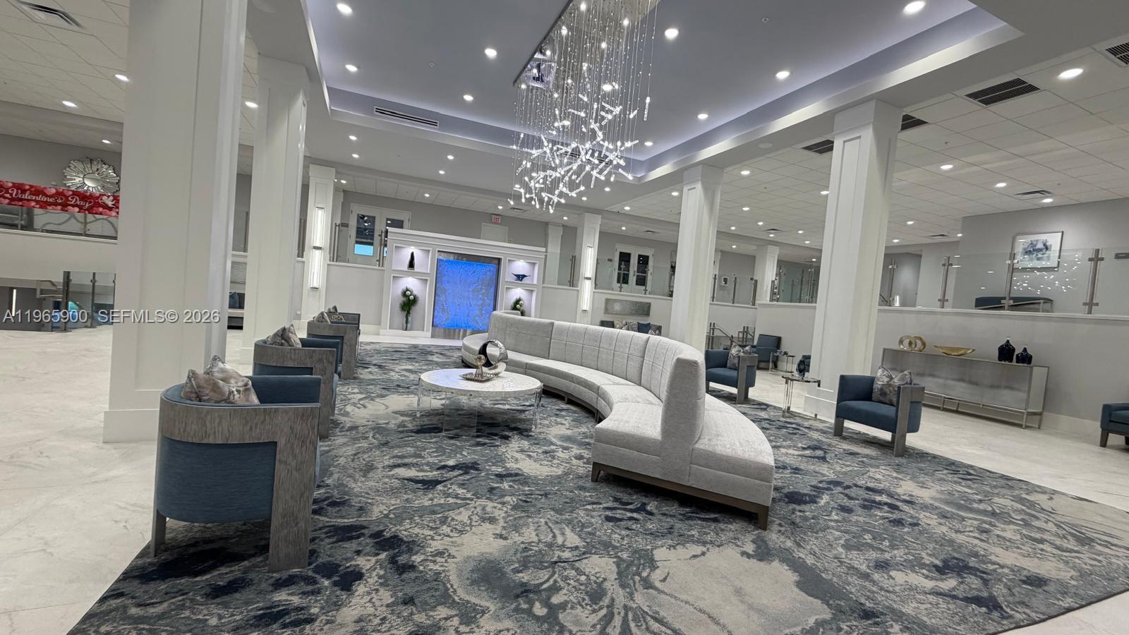 HUNTINGTON POINTE - Residential