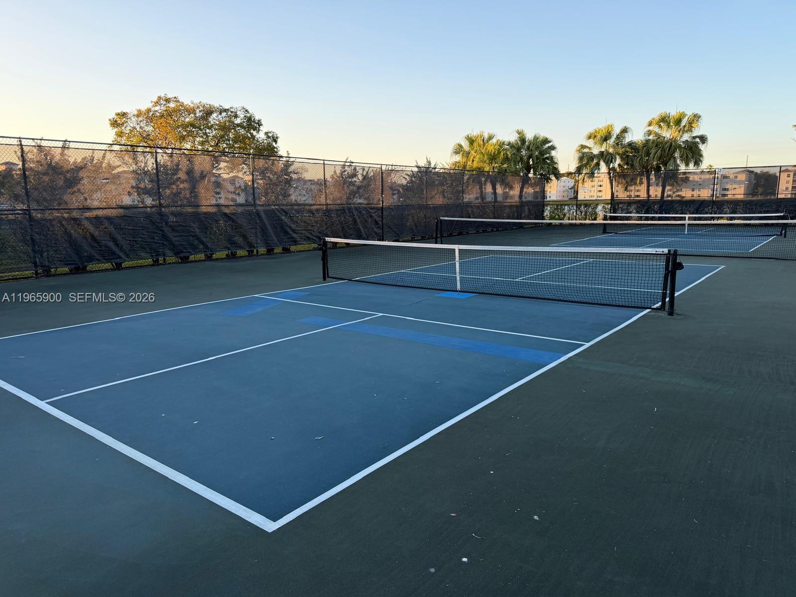 HUNTINGTON POINTE - Residential