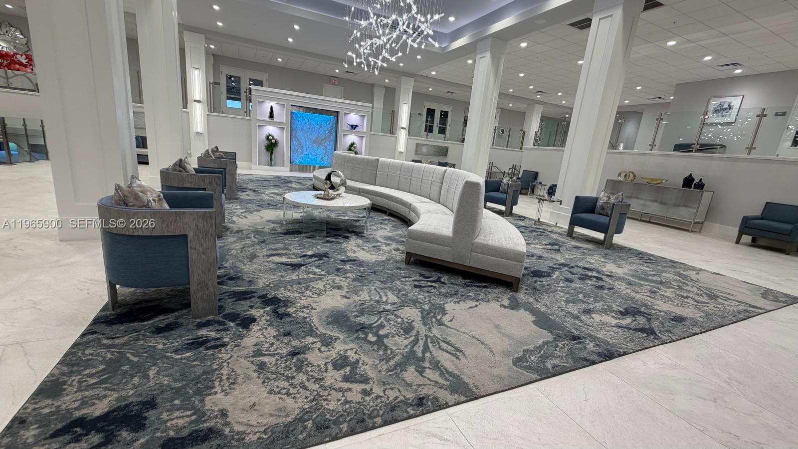 HUNTINGTON POINTE - Residential