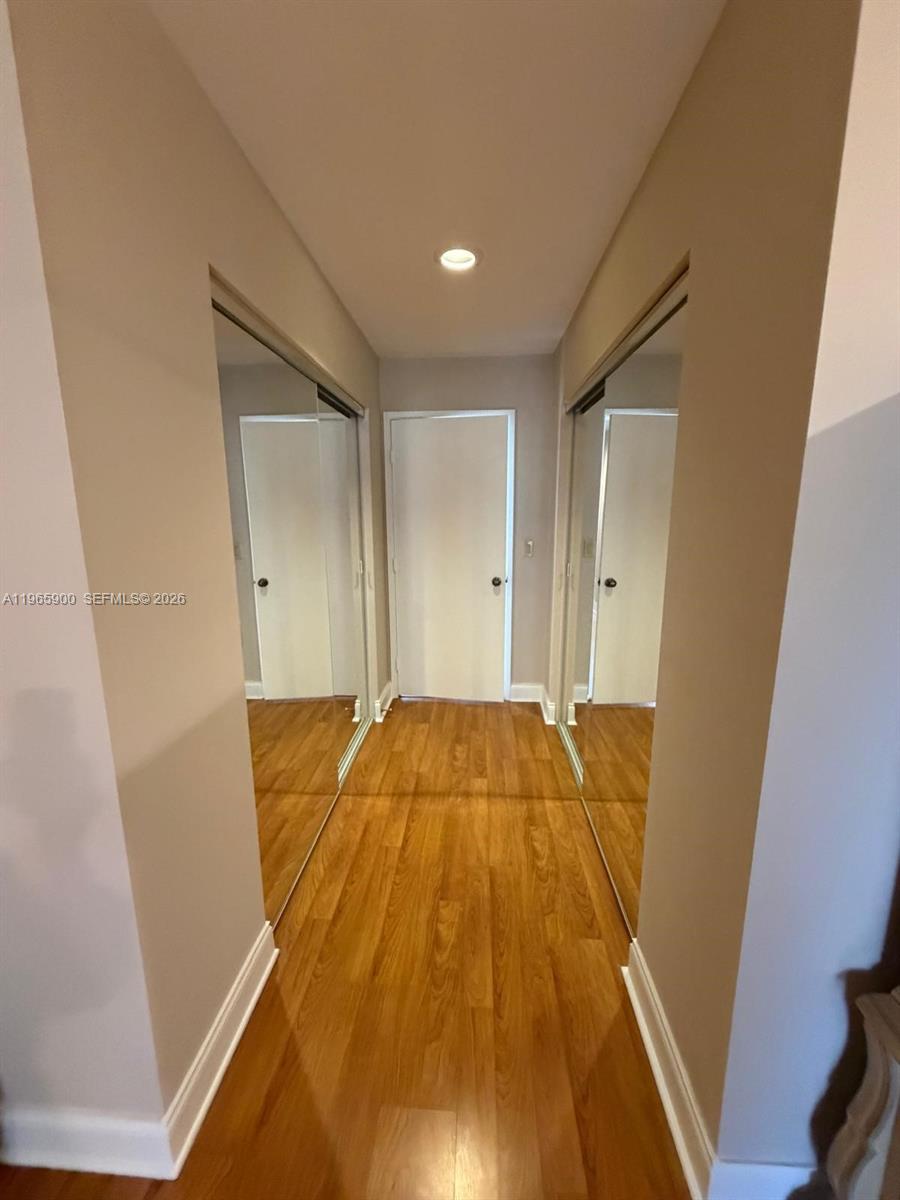 HUNTINGTON POINTE - Residential