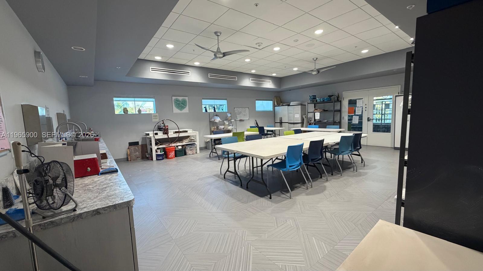 HUNTINGTON POINTE - Residential