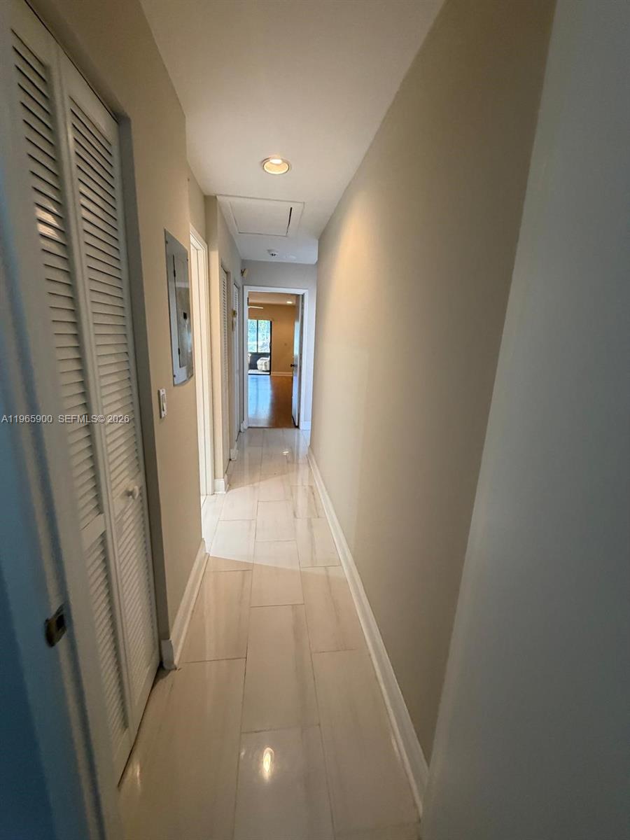 HUNTINGTON POINTE - Residential