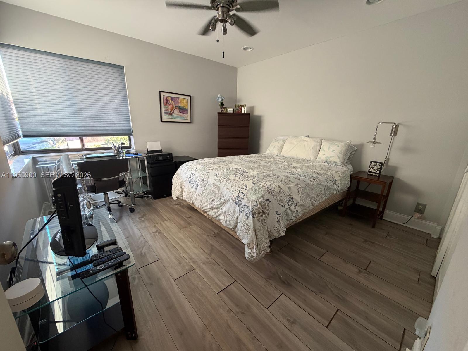 HUNTINGTON POINTE - Residential