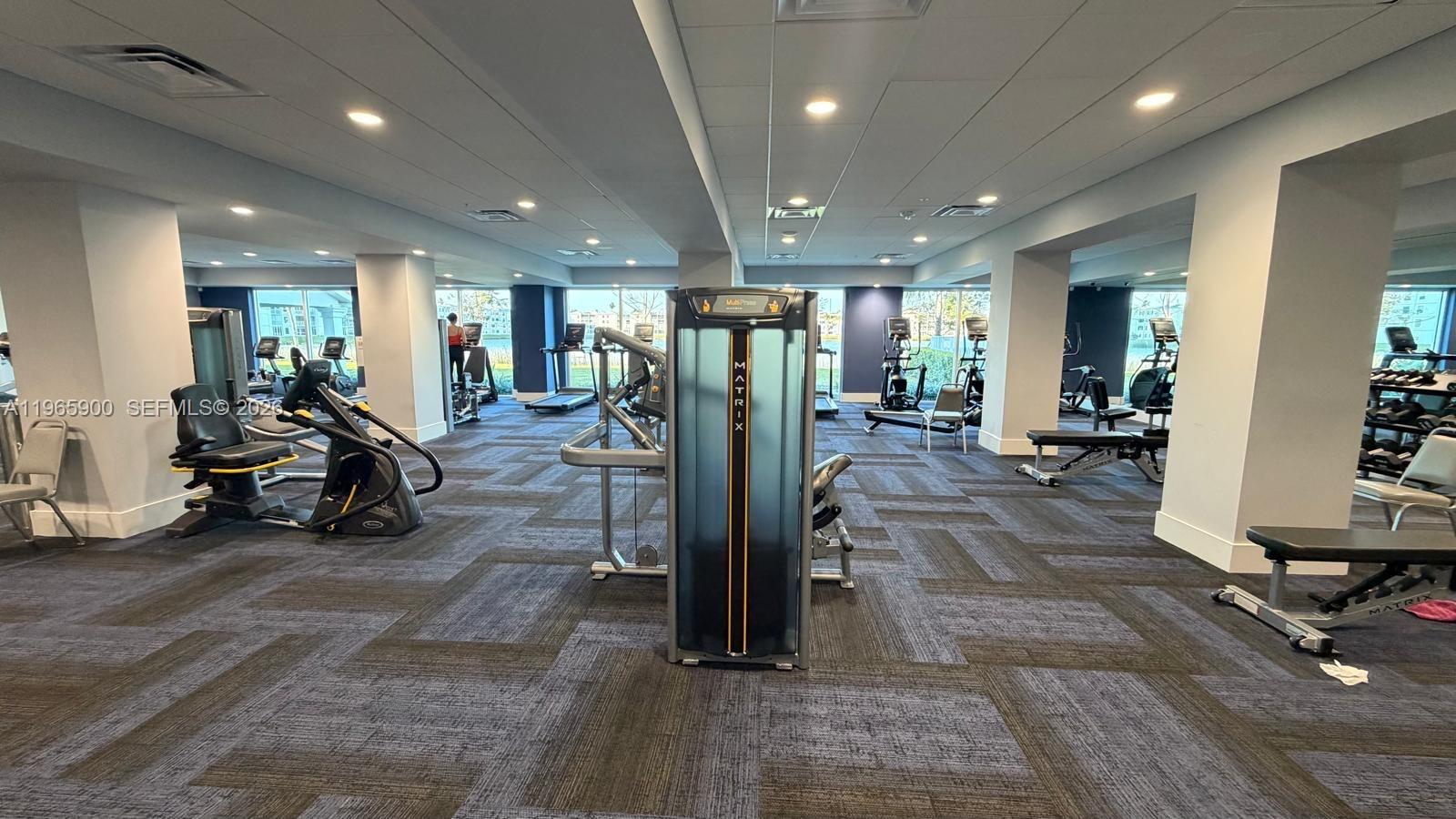 HUNTINGTON POINTE - Residential