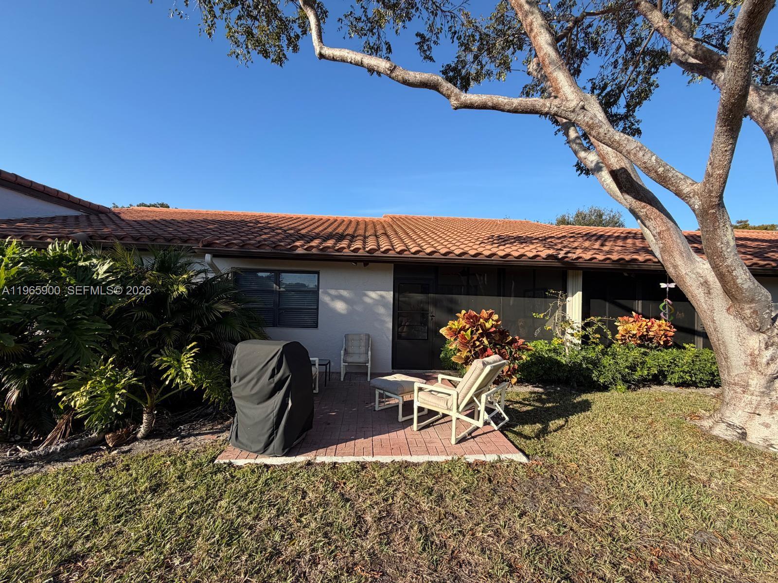 HUNTINGTON POINTE - Residential