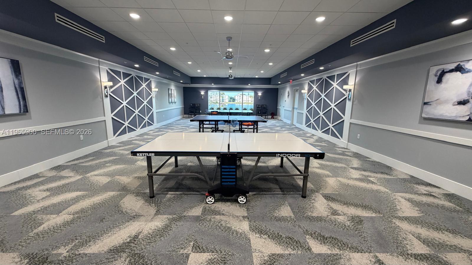 HUNTINGTON POINTE - Residential