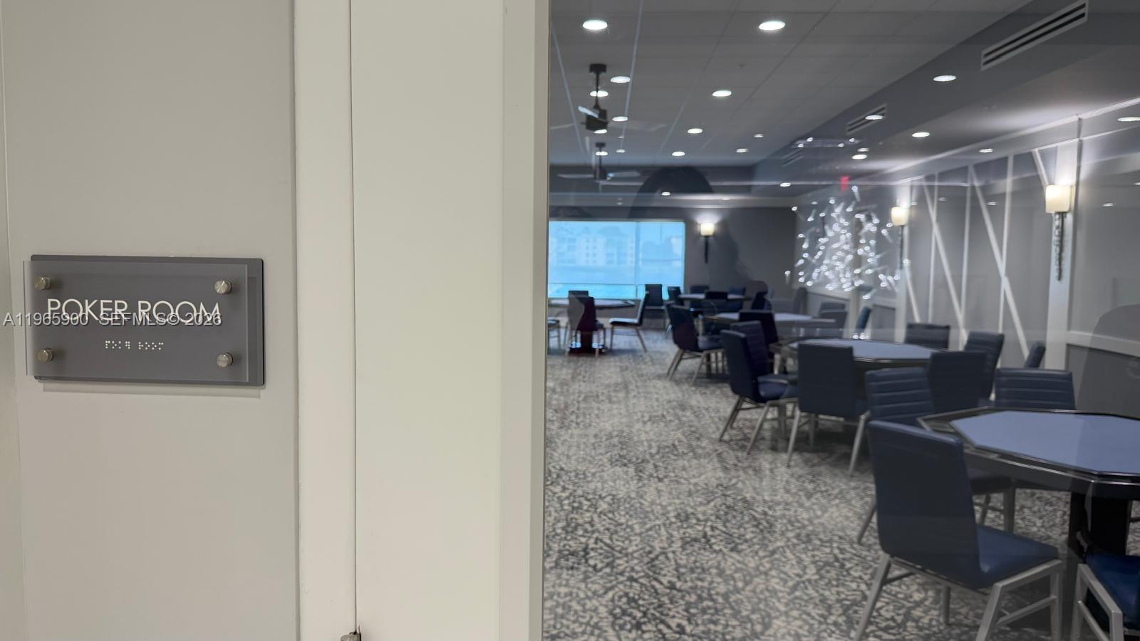 HUNTINGTON POINTE - Residential