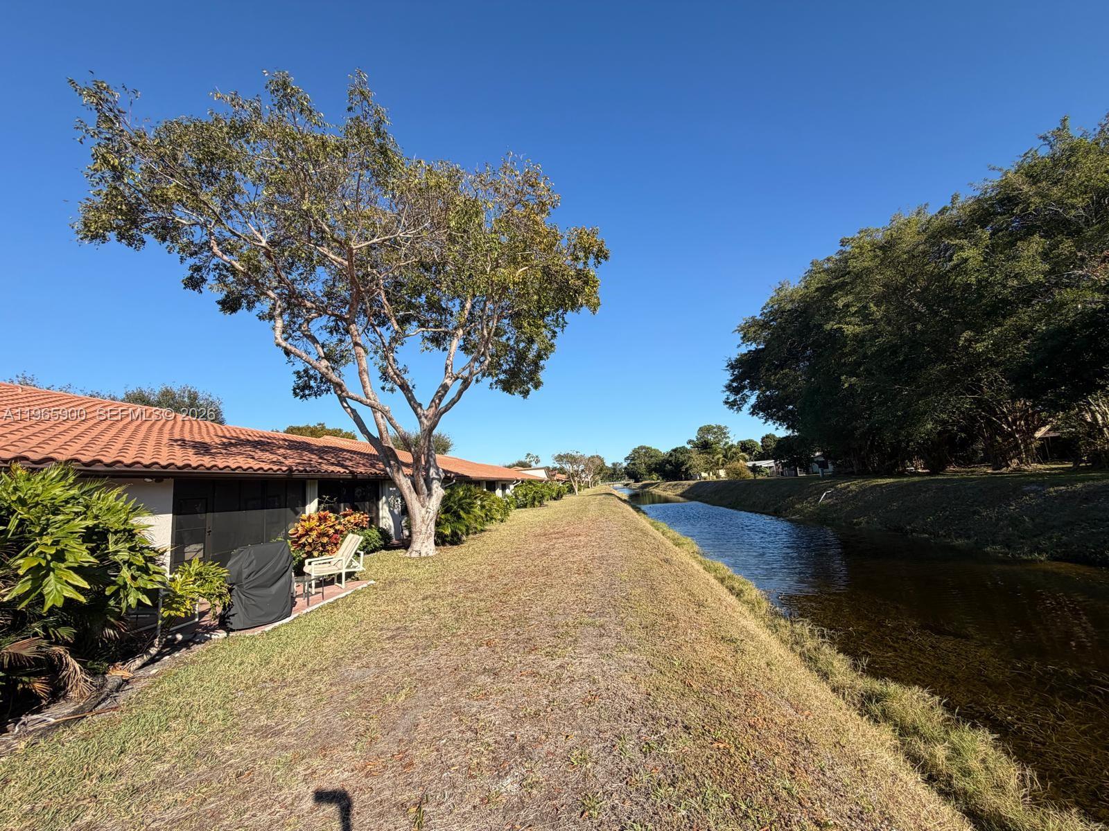 HUNTINGTON POINTE - Residential