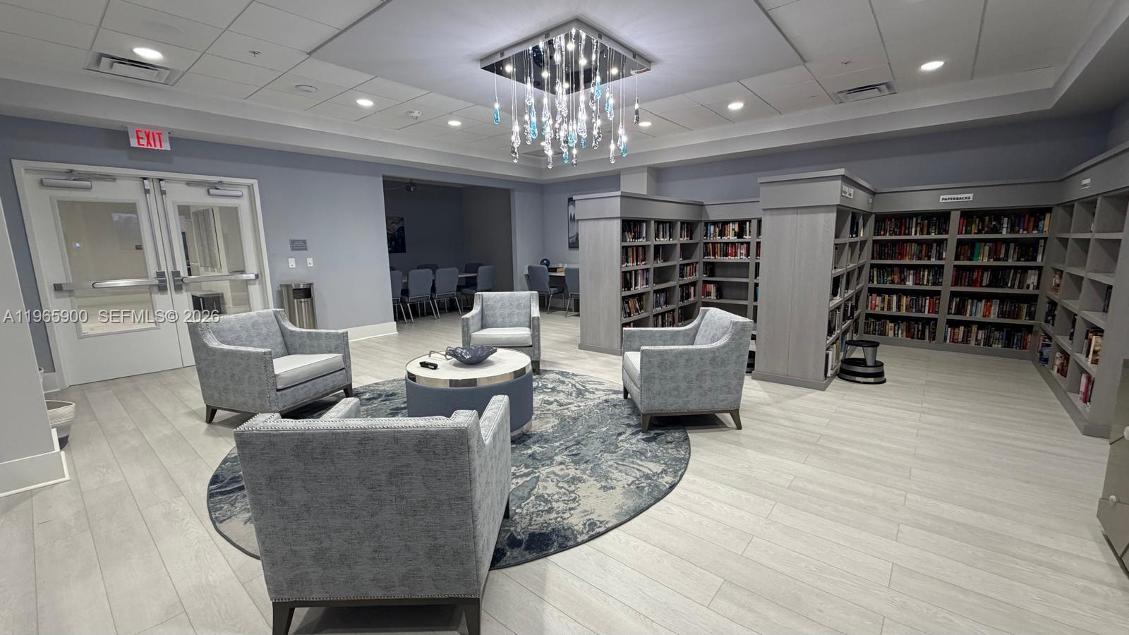 HUNTINGTON POINTE - Residential