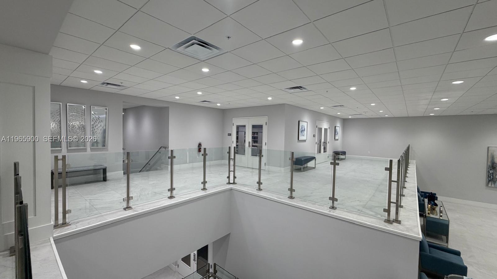 HUNTINGTON POINTE - Residential