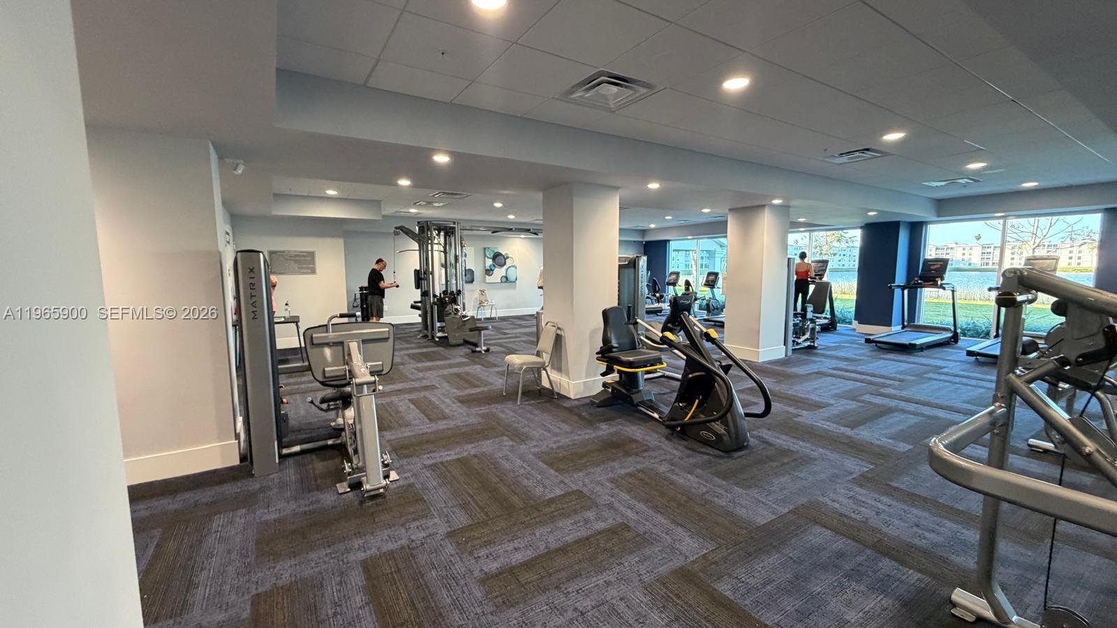 HUNTINGTON POINTE - Residential