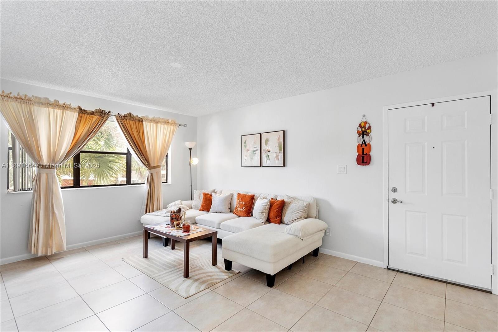 HOLLYWOOD PARC CONDOMINIU - Residential