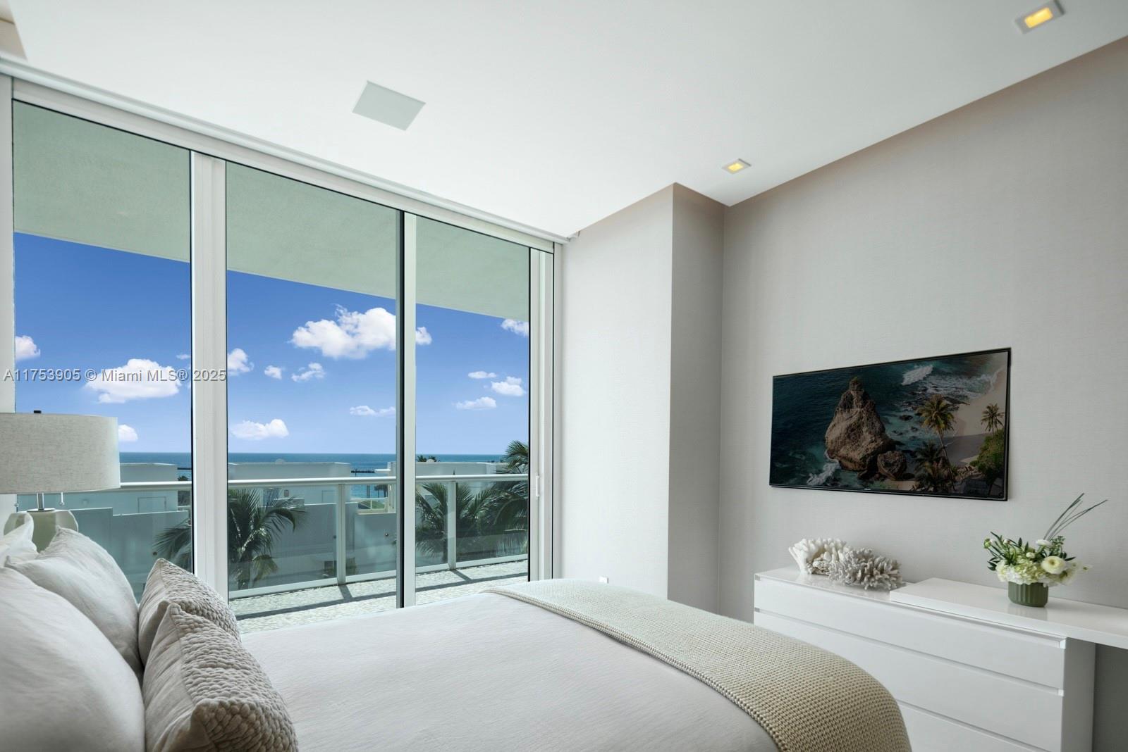 CONTINUUM ON SOUTH BEACH - Residential