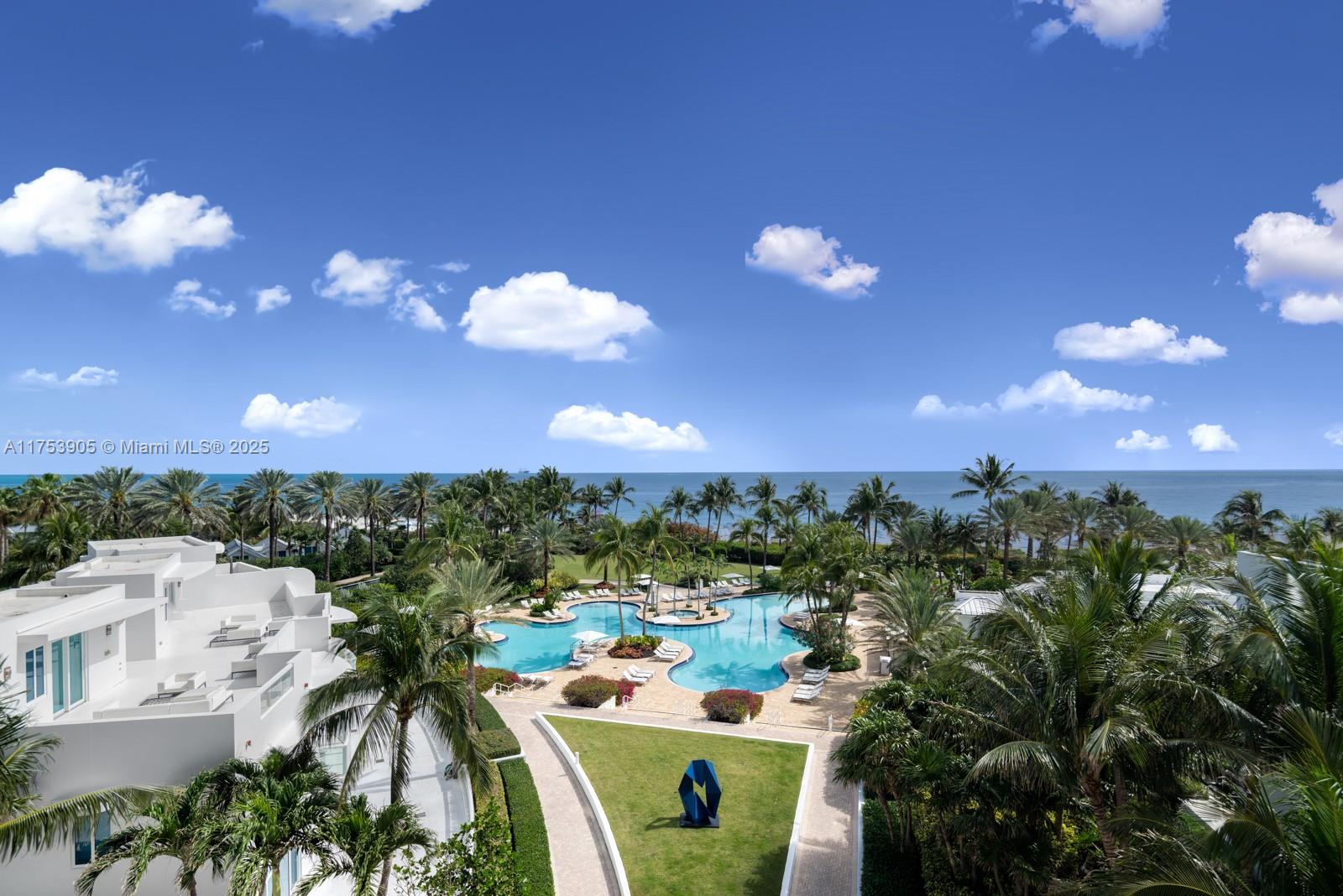 CONTINUUM ON SOUTH BEACH - Residential