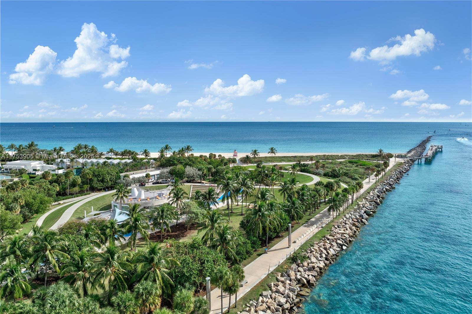 CONTINUUM ON SOUTH BEACH - Residential
