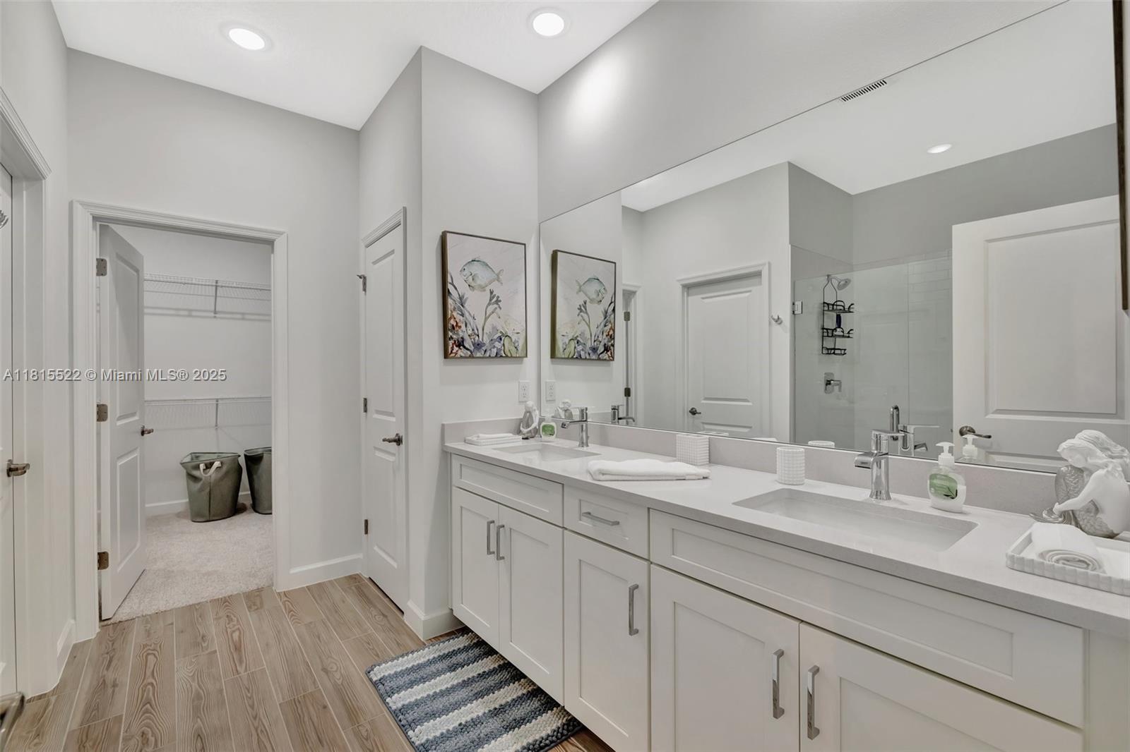 TELARO AT SOUTHERN GROVE - Residential