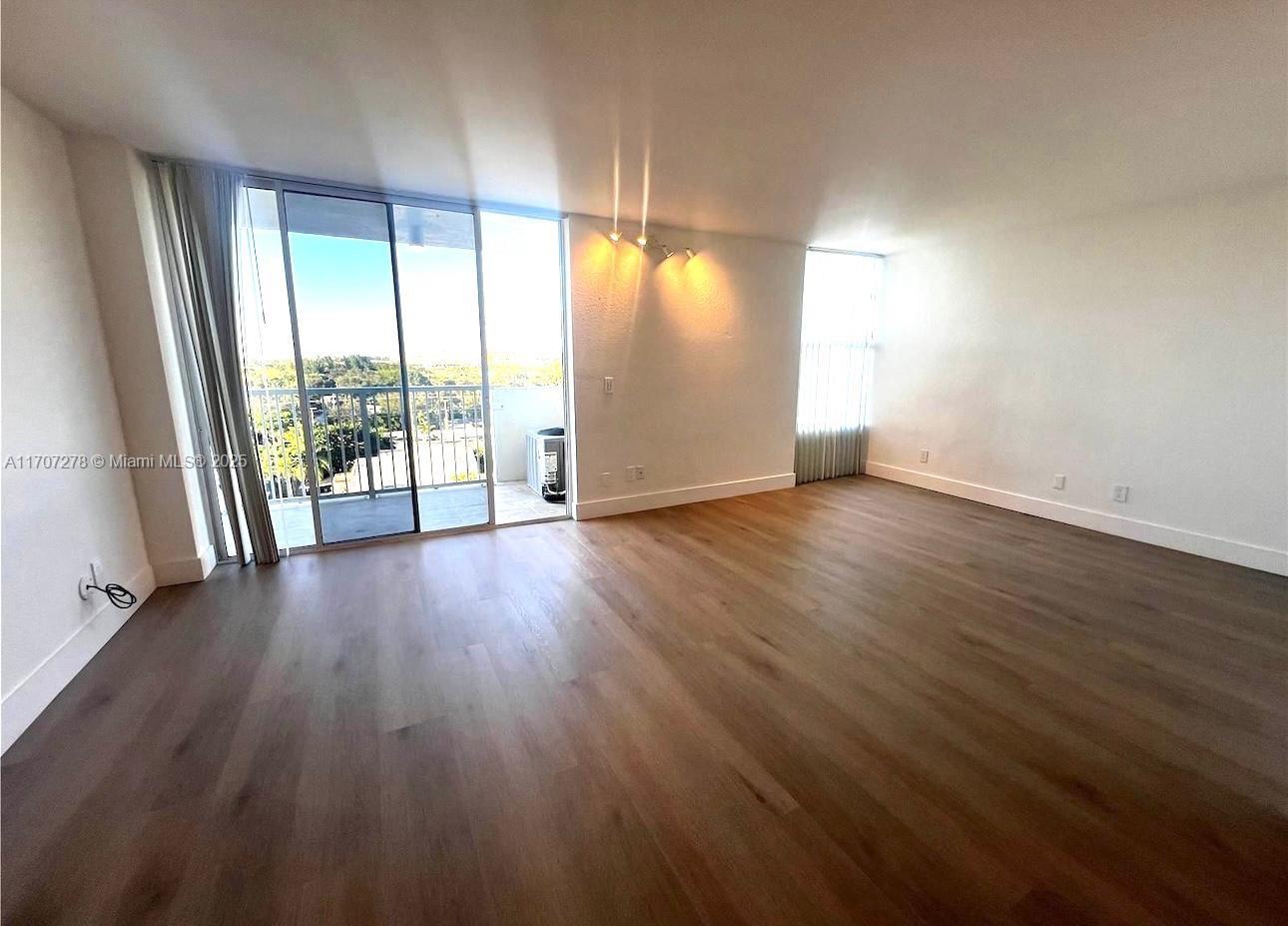Property for Sale at 2020 Ne 135th St 811, North Miami, Miami-Dade County, Florida - Bedrooms: 1 
Bathrooms: 1  - $250,000