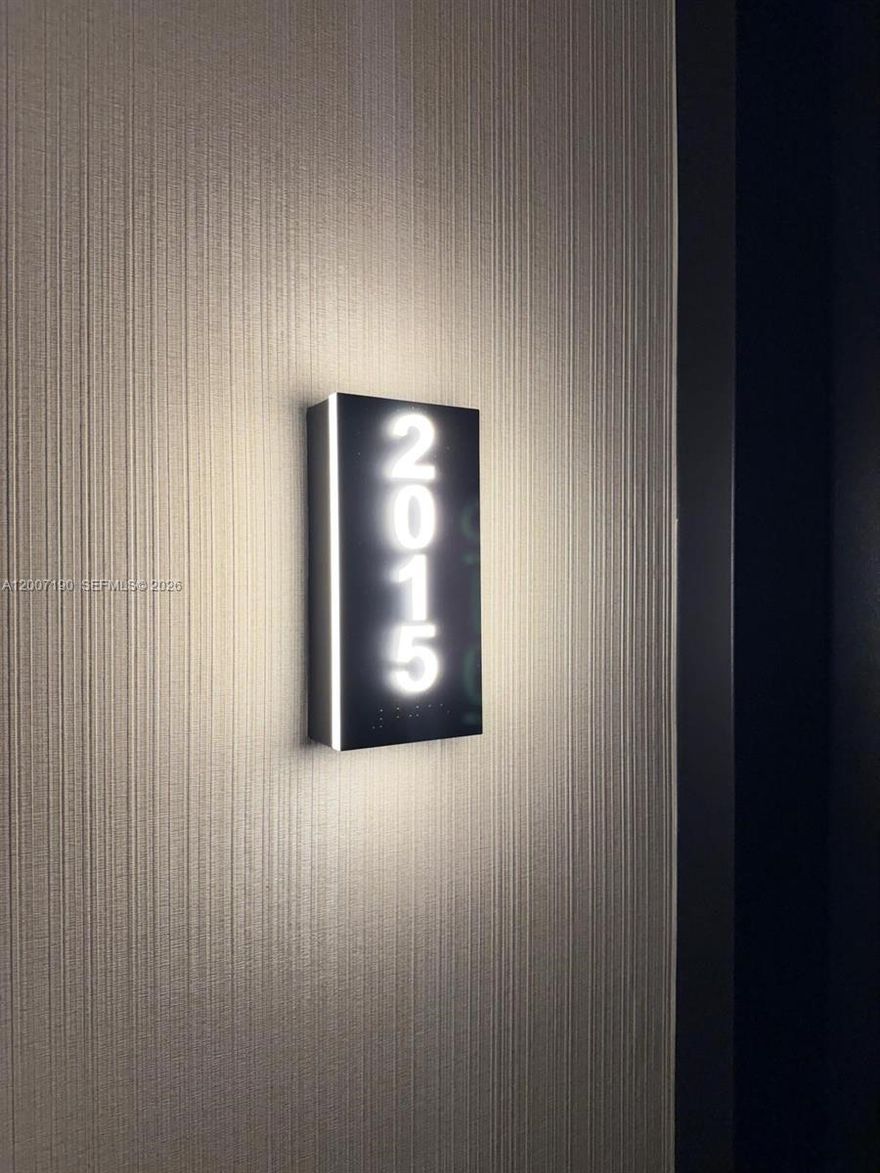 Live the luxury standard at The Elser Hotel & Residences in Downtown Miami. Fully furnished 1-bedroom, 1-bath residence on the 20th floor featuring stunning views of Biscayne Bay and the Miami skyline  an everyday living experience that stands out. Modern open-concept layout with high-end finishes. Turnkey and move-in ready: king-size bed, sofa bed, fully equipped kitchen, washer and dryer, Smart TV, and secure keyless entry.
Enjoy resort-style amenities including a rooftop pool with bar and restaurant, two-story fitness center, jacuzzi, 24/7 concierge, exclusive Beach Club access, and valet parking , designed for convenience and a premium lifestyle.
Prime location just steps from Kaseya Center, Bayside Marketplace, Miami Worldcenter, Brightline Station Miami and minutes to Brickell. Schedule your showing today