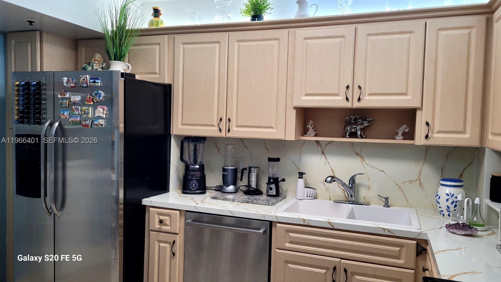 HILLCREST EAST NO 26 COND - Residential