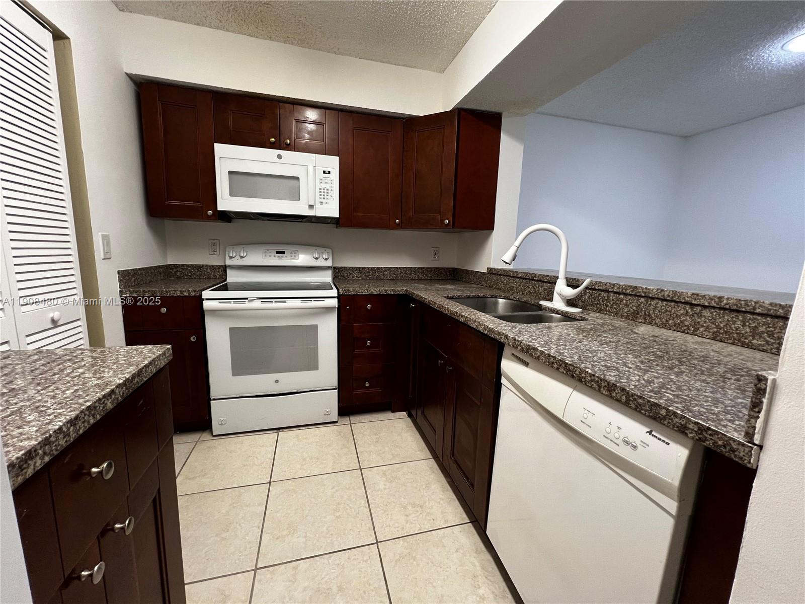 ROYAL POINCIANA CONDO - Residential Lease