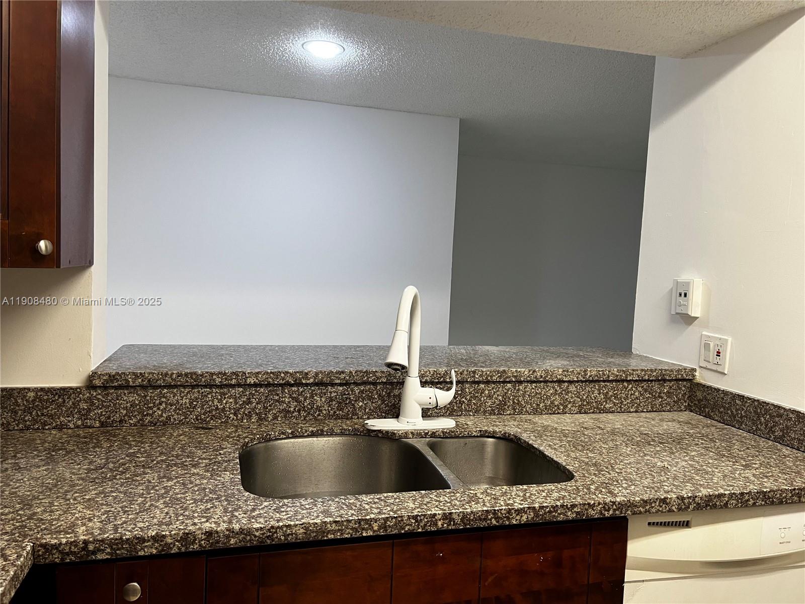 ROYAL POINCIANA CONDO - Residential Lease