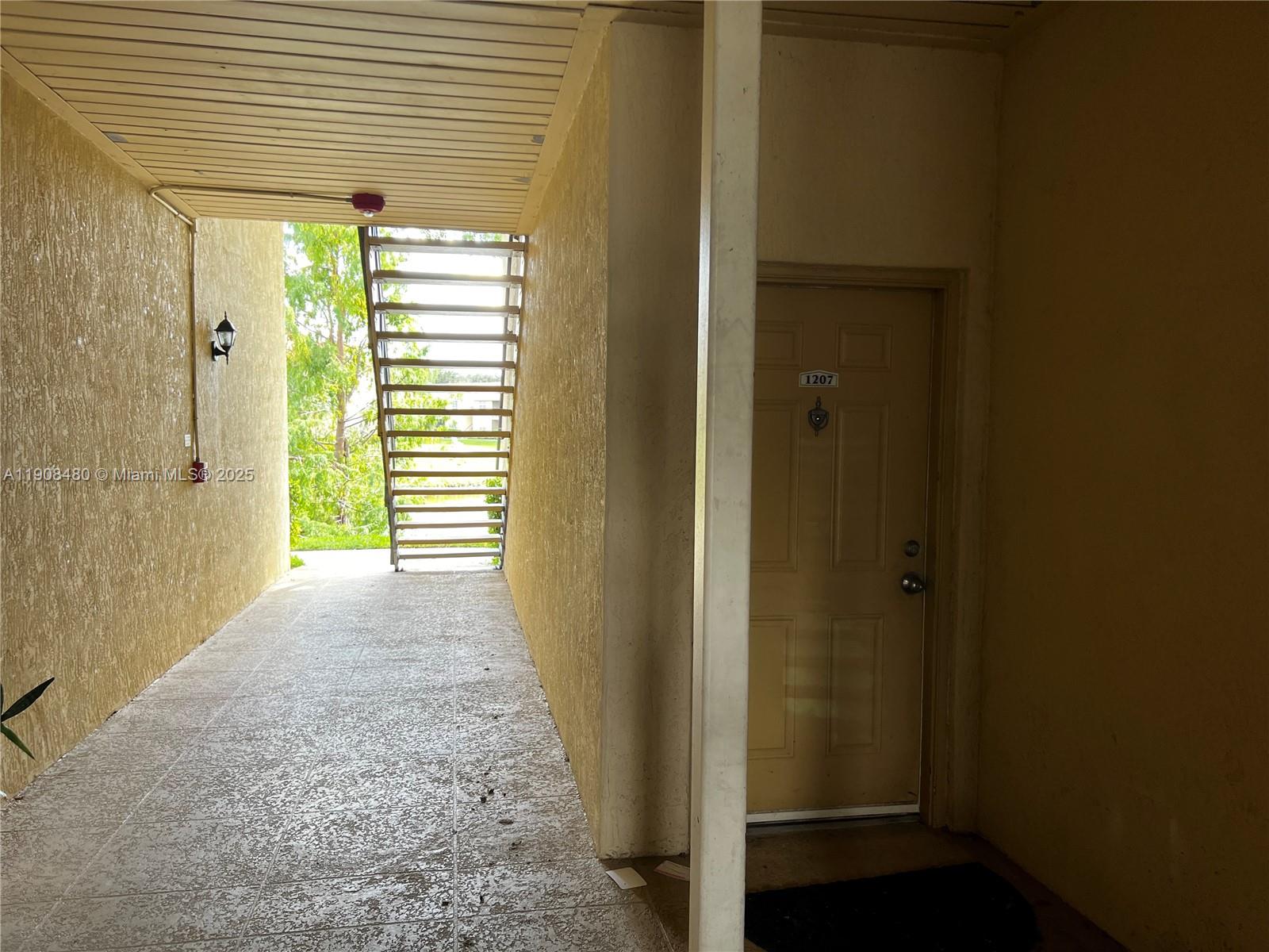 ROYAL POINCIANA CONDO - Residential Lease