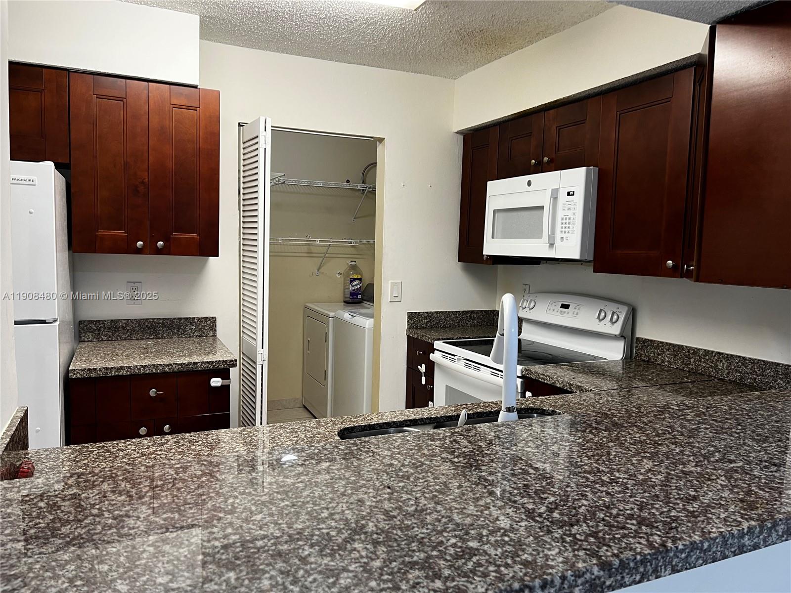 ROYAL POINCIANA CONDO - Residential Lease